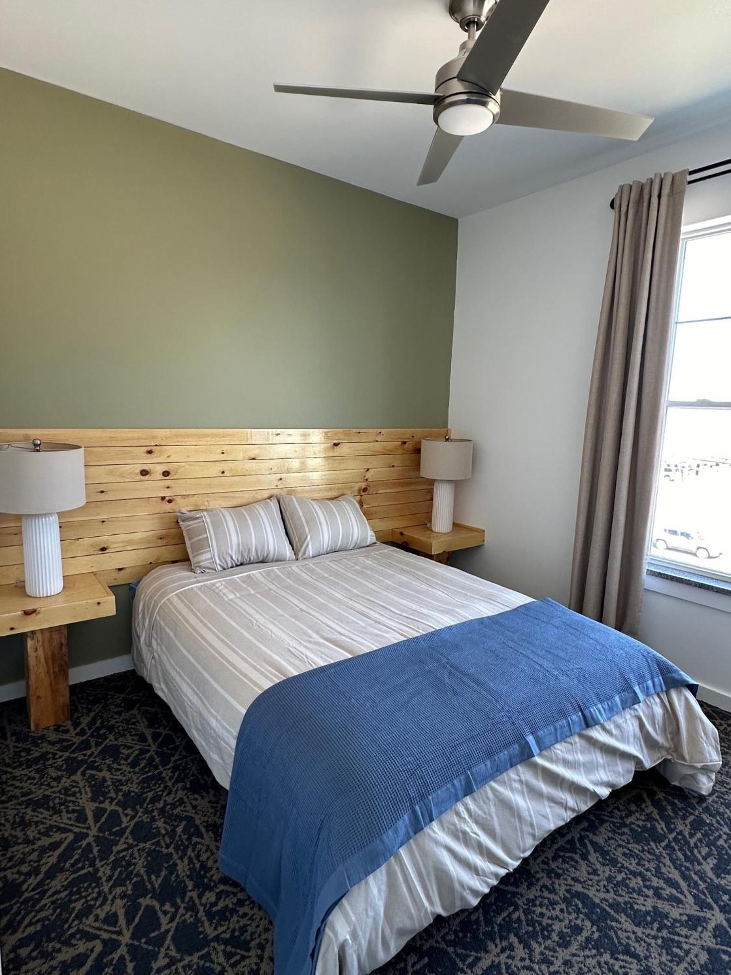 Stone Park Ellsworth-Bar Harbor Aparthotel Exteriör bild